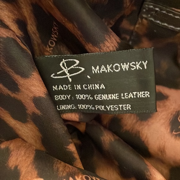 84. B t Shoulder Silver Shoulder Leather Bag  with unique buckle ties - Picture 12 of 16